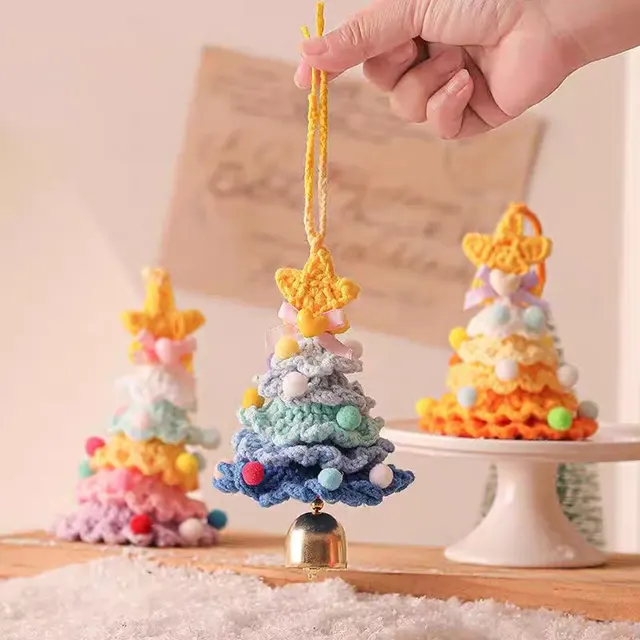 Gestrickter Weihnachtsbaum-Anhänger 2