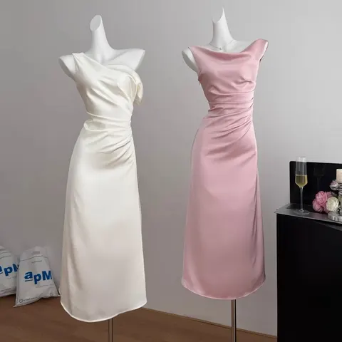 Ärmelloses Kleid