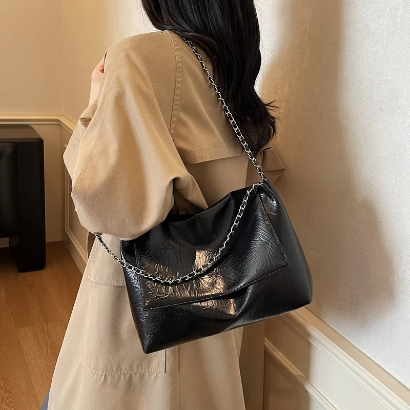 Kunstleder-Schultertasche 4