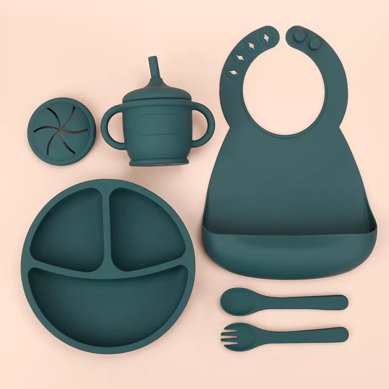 Silikon-Babygeschirr-Set mit Saugnapf und Lätzchen 4