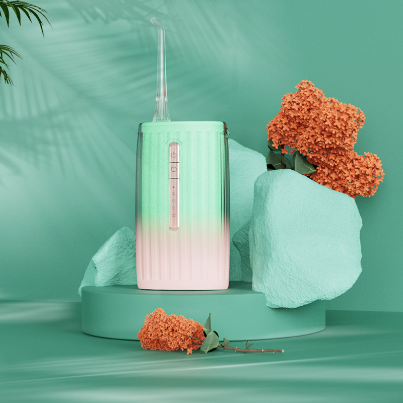 Elektrisches Zahnpflege-Set mit Munddusche 4
