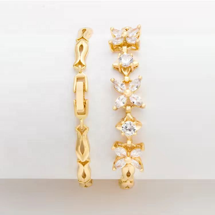Vergoldetes Zirkonia-Charm-Armband für Damen 3
