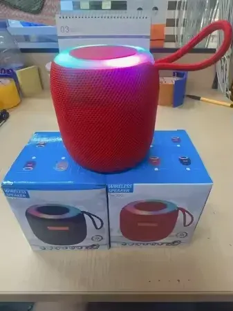 Mini-Bluetooth-Lautsprecher mit RGB-Licht 4