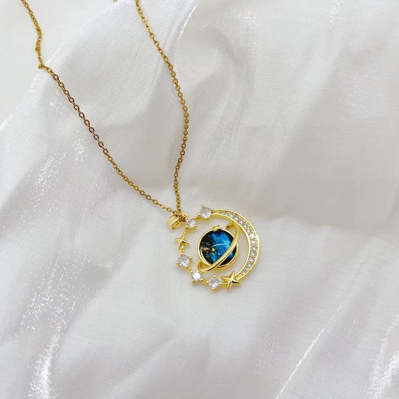 Edelstahl-Choker mit Mond- und Stern-Anhänger 4