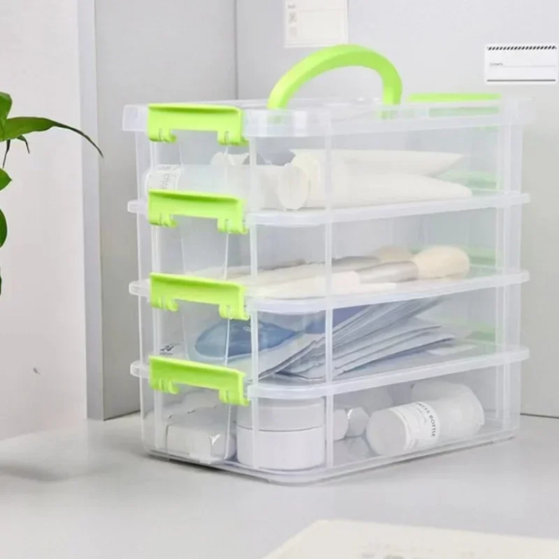 Transparente Kunststoff-Box mit Fächern 4