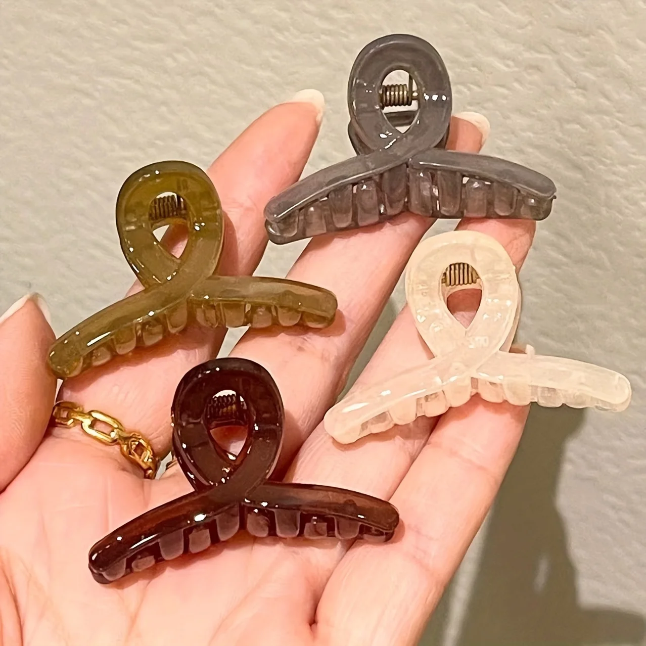 Mini Klauenklammer mit Hai-Motiv für Mädchen 2