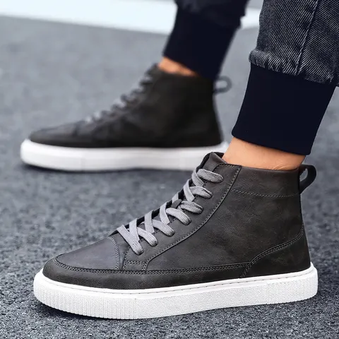 High-Top-Sneaker