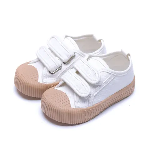 Leichte Canvas Sneaker mit Klettverschluss