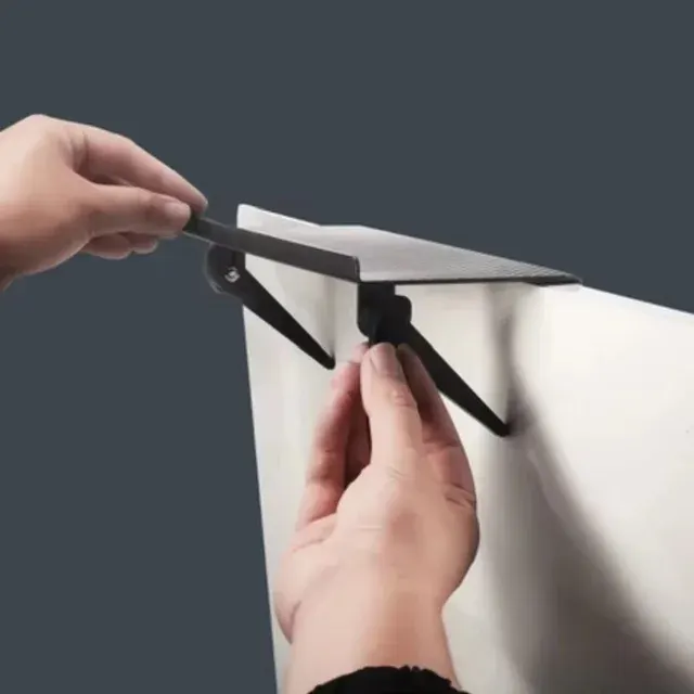 Monitor-Regal 3