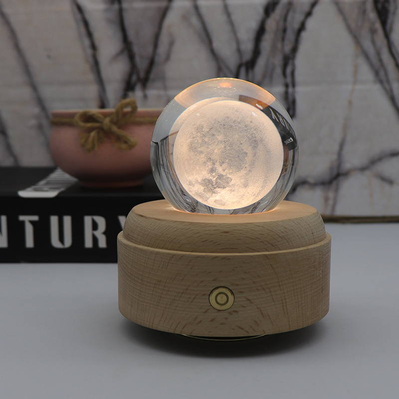 USB-Mondlampe mit 3D-Kristallkugel