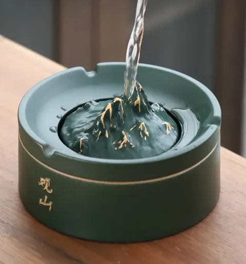 Keramik-Aschenbecher