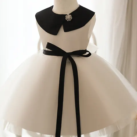 Mädchenkleid