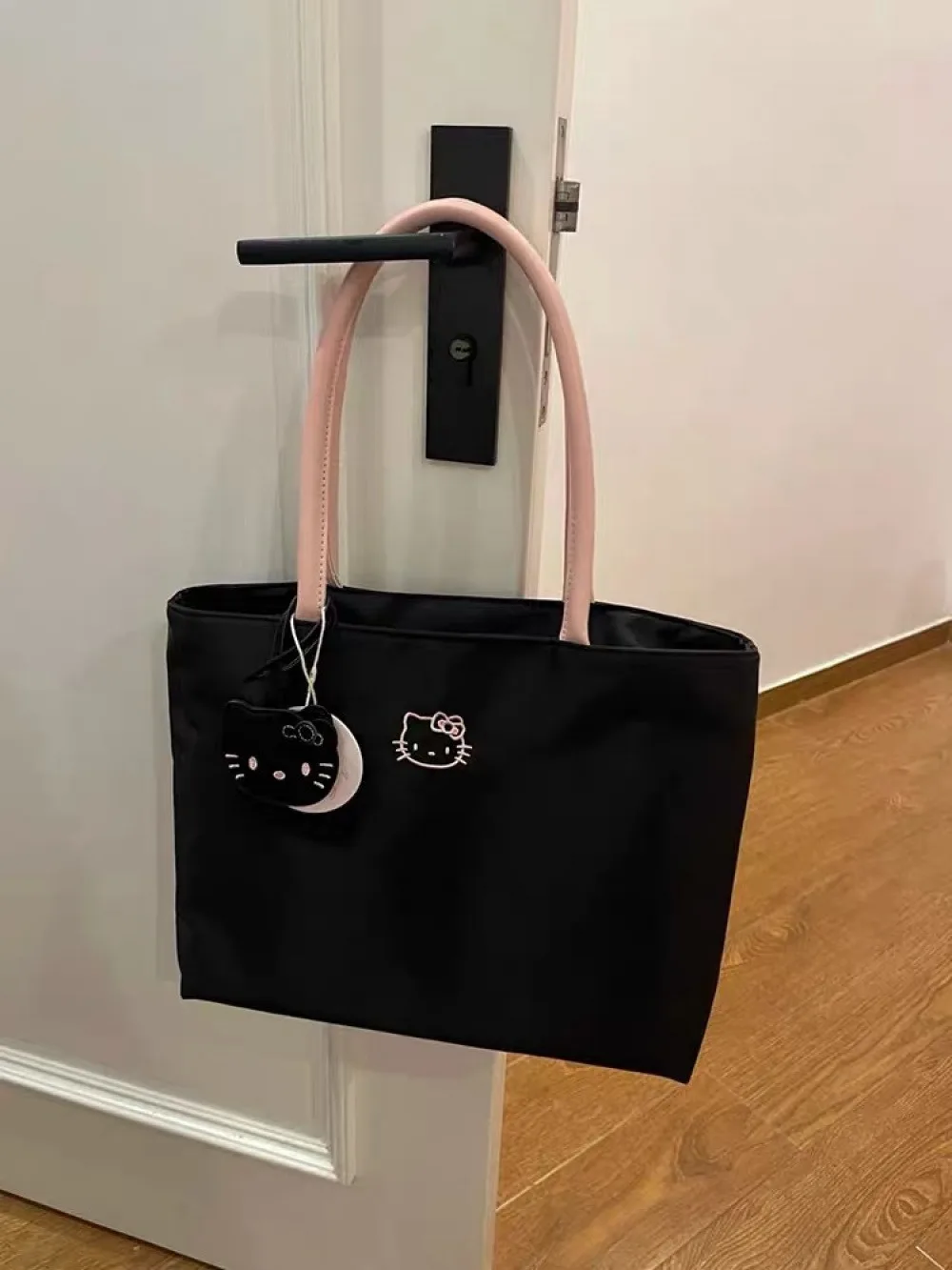 Bestickte Schultertasche 4