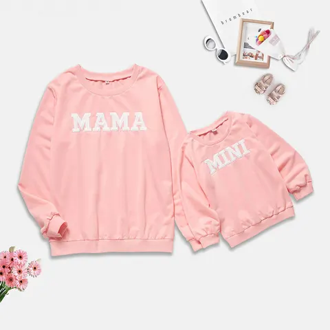 Pullover mit Buchstabendruck