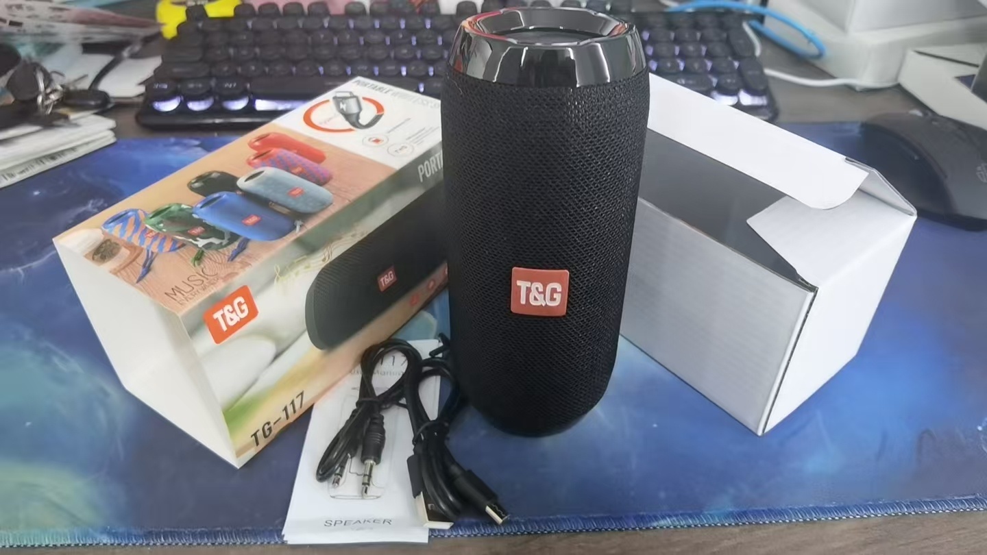 Kompakter Bluetooth-Lautsprecher mit Geschenkbox 2