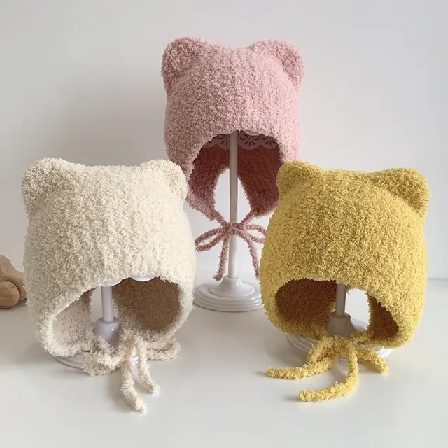 Gestrickte Winter-Beanie mit Katzenohren 2