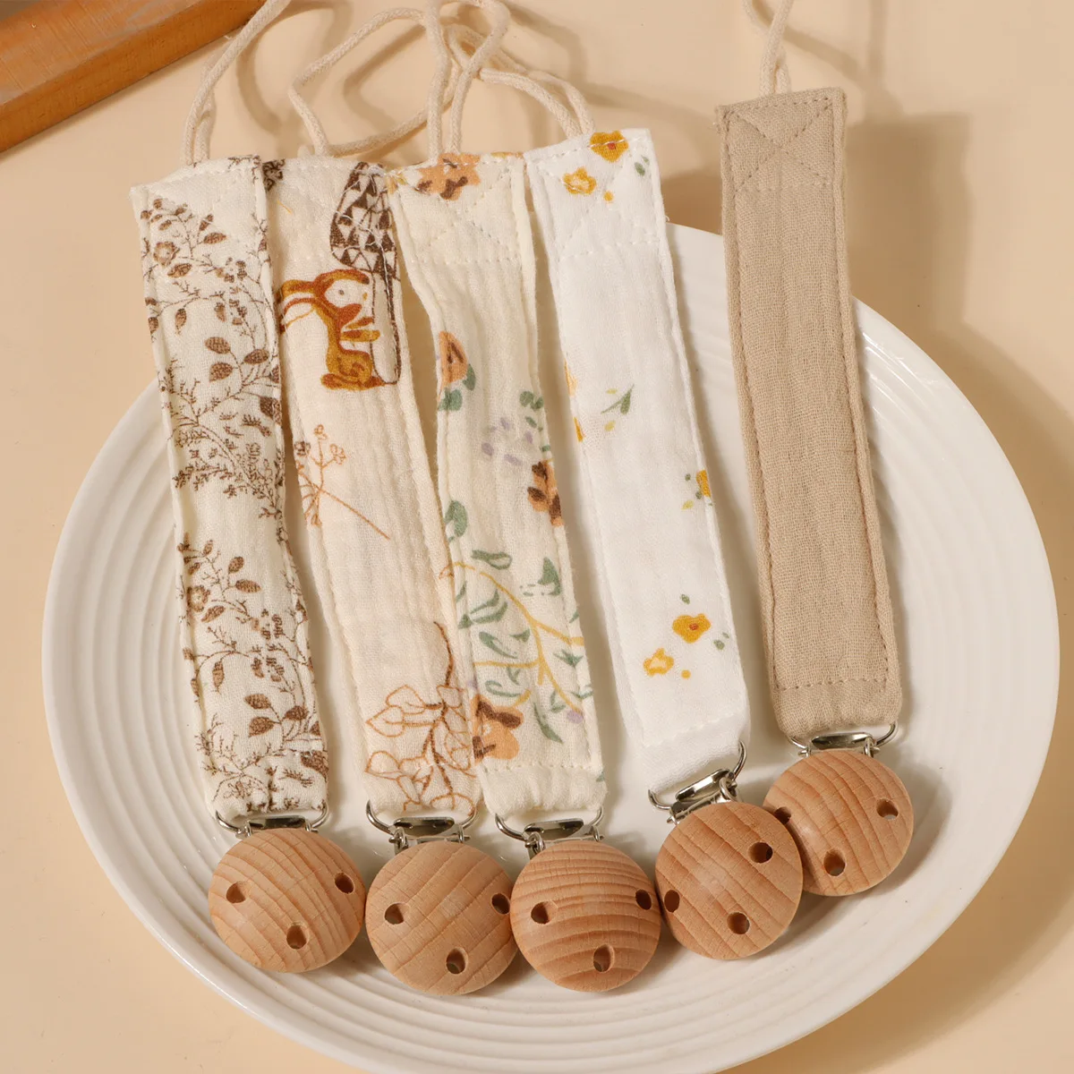 Baby-Schnullerclip aus Buchenholz und Baumwolle 2