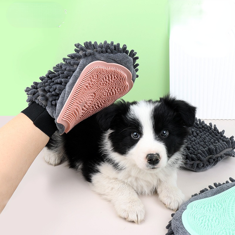 2-in-1 Hunde-Badebürste mit Massagefunktion