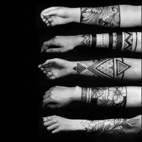 Armring-Tattoo