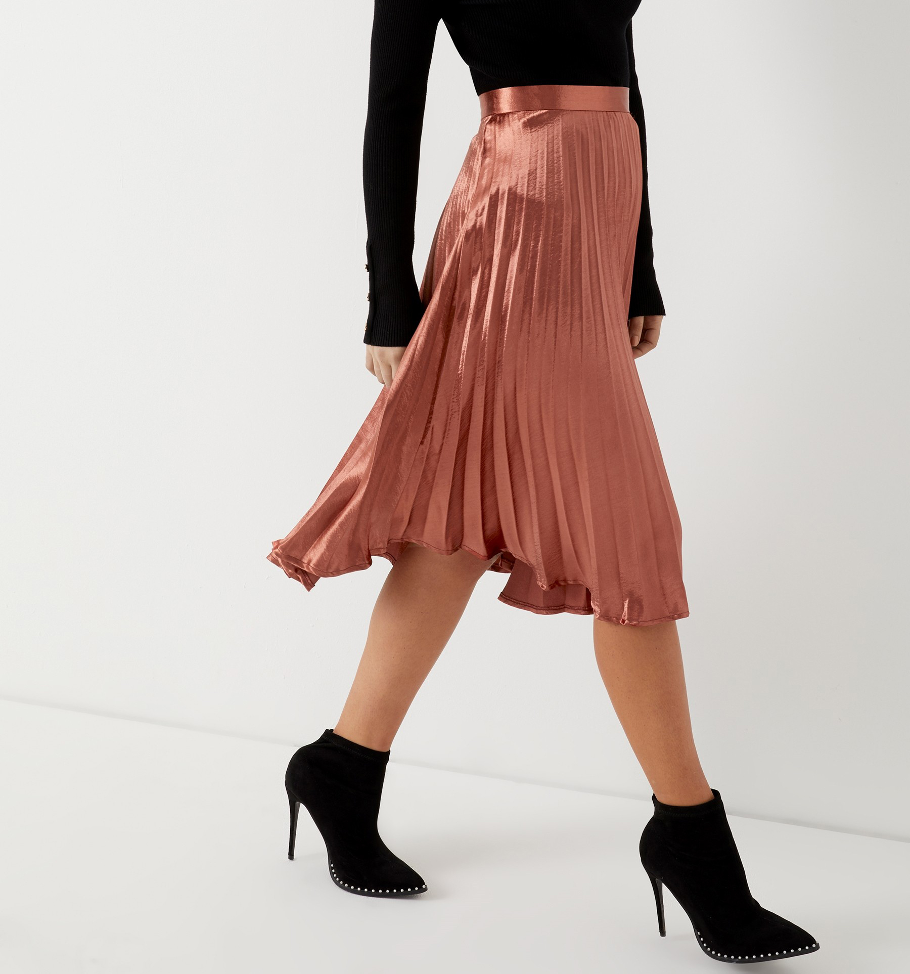 Lockerer Plisseerock mit Empire-Taille 3