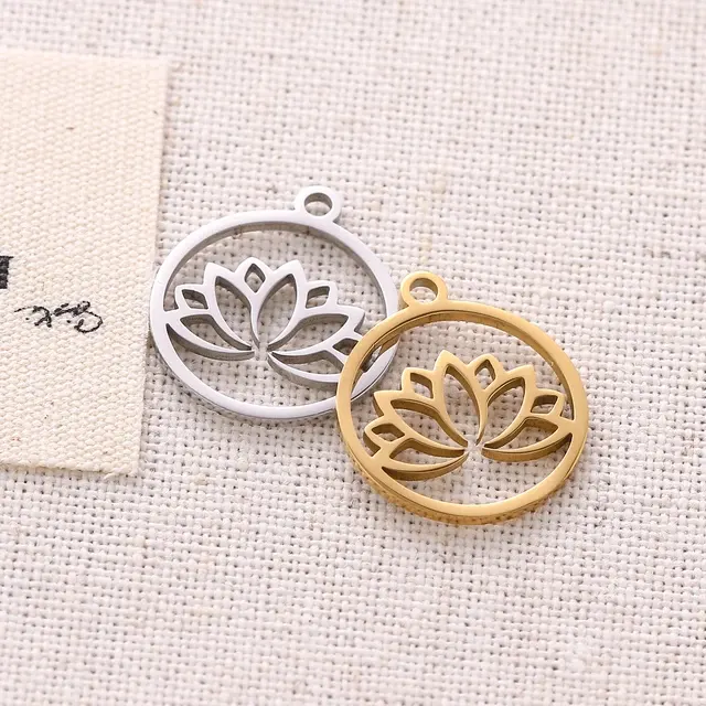 Lotus-Charm 4