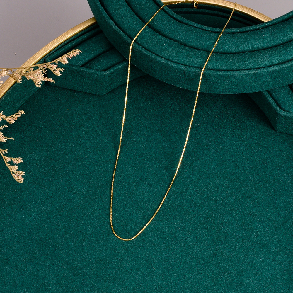 Minimalistische Edelstahl-Halskette in Gold 3
