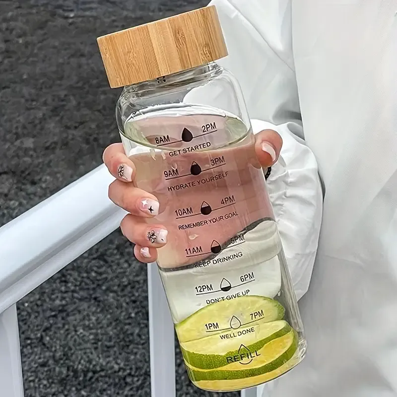 Glas-Trinkflasche mit Zeitmarkierung 2