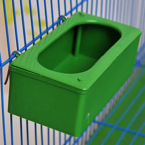 Hängender Vogelfutterspender