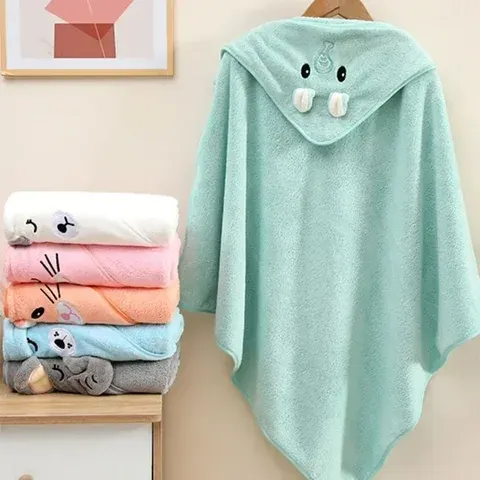 Weiches Babybadetuch mit Kapuze