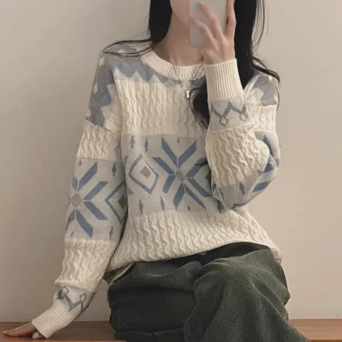 Strickpullover mit Schneeflocken