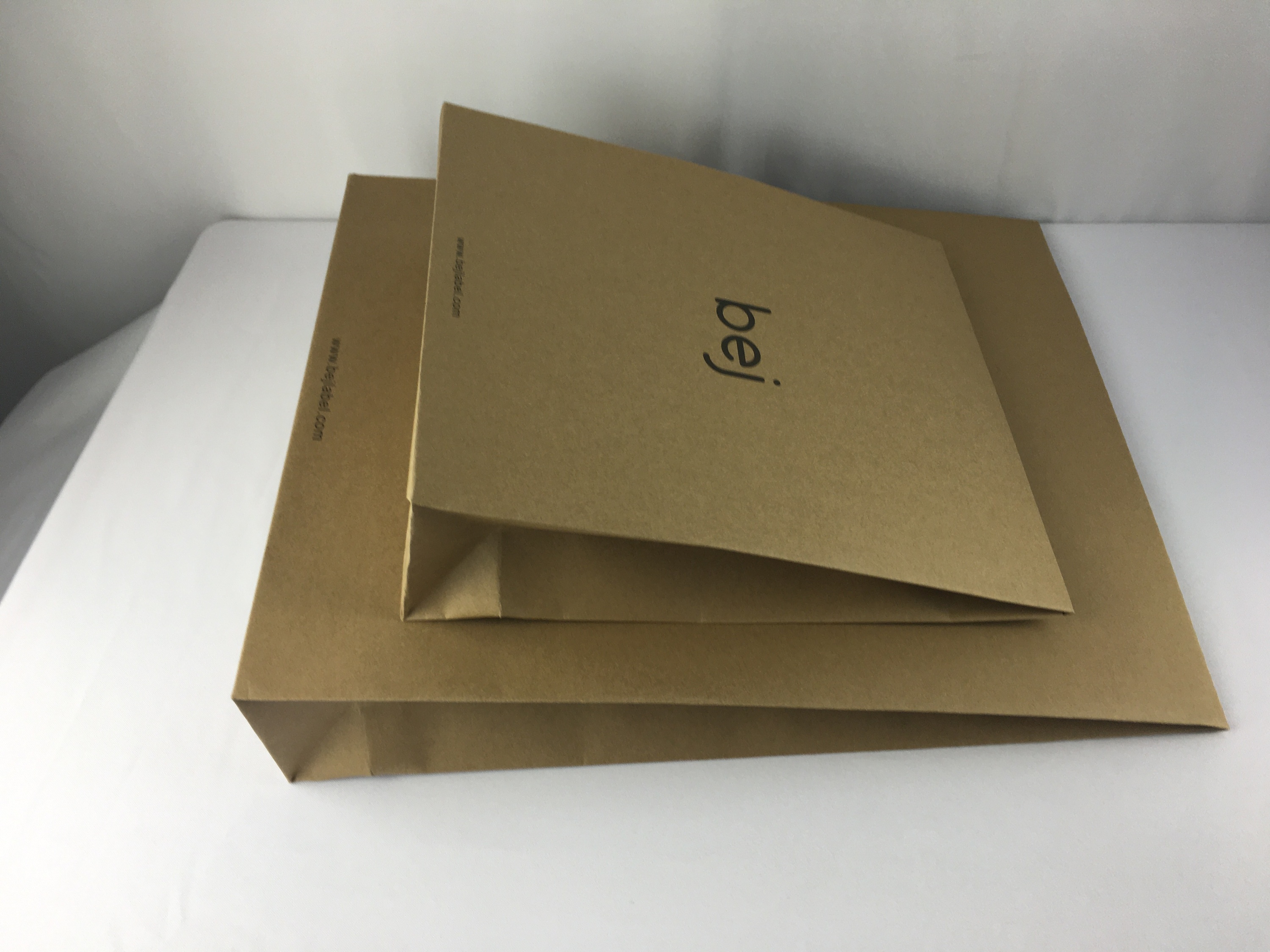 Großer recycelbarer Paketumschlag aus Kraftpapier 3