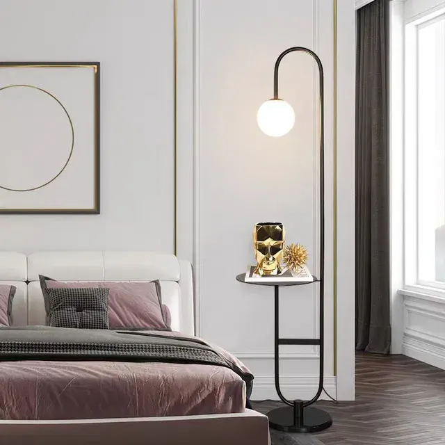 Stehlampe mit Ablage 3