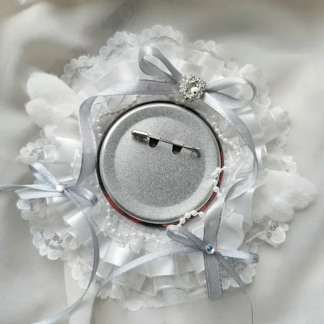 Pin-Abzeichen-Halter 2