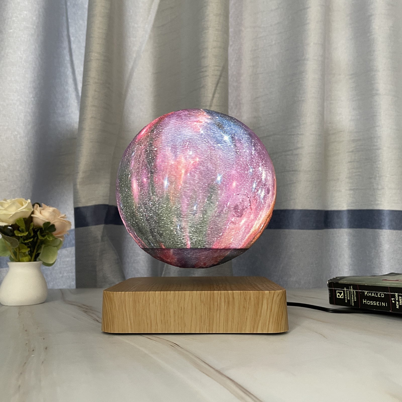 Schwebende Mond-Tischlampe mit Magnetlevitation 3