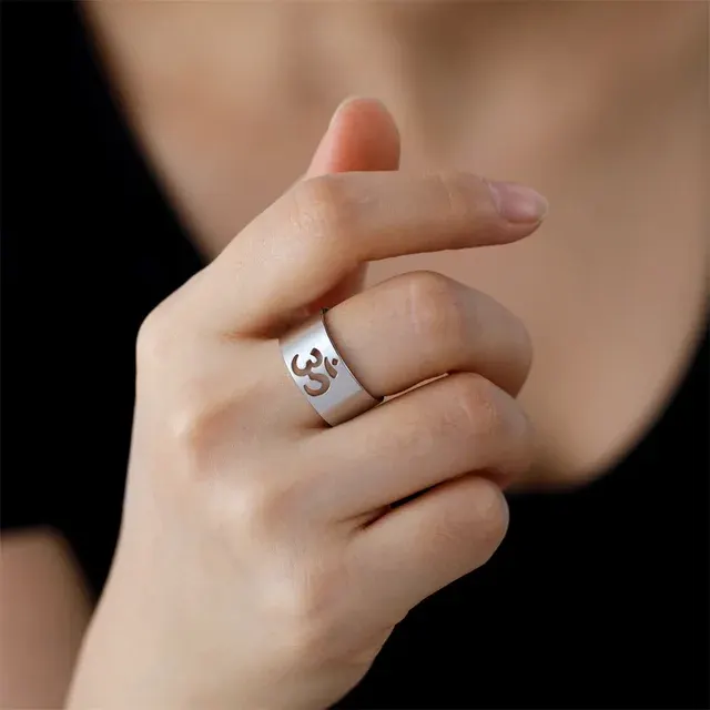 Om-Symbol-Ring 2