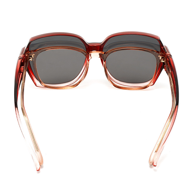 Polarisierte Unisex Sonnenbrille mit schwarzem Rahmen 4