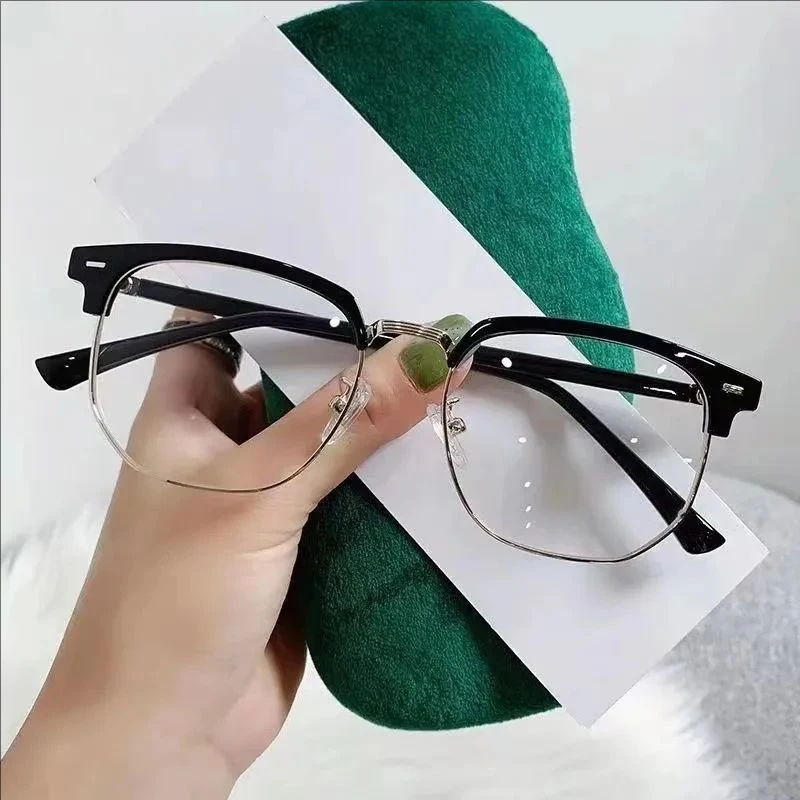 Quadratische Unisex-Brille mit Metallrahmen 3