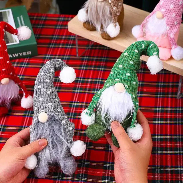 Weihnachtsmann-Plüschpuppe 3