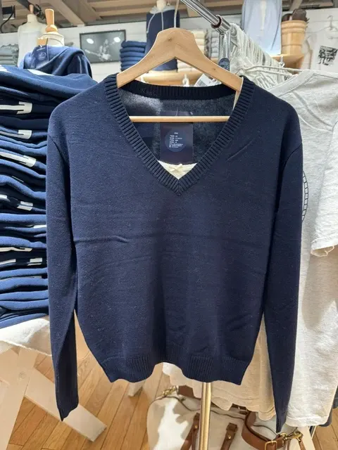 Baumwollpullover mit V-Ausschnitt 2