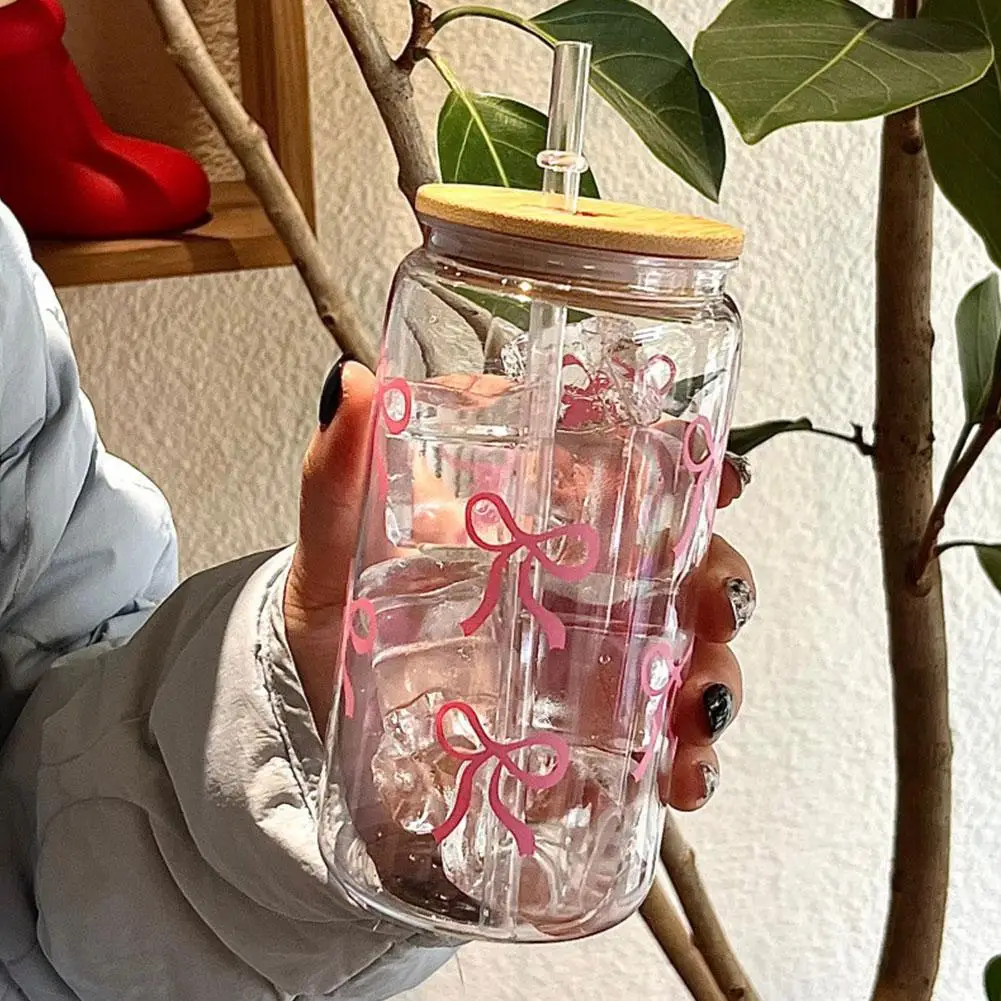 Trinkbecher mit Strohhalm 2