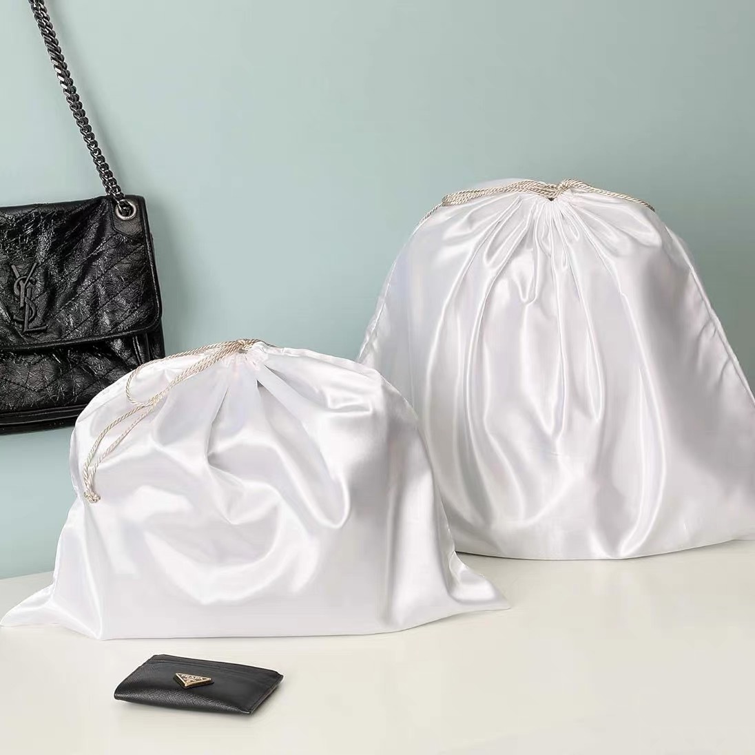 Champagnergoldener Satin-Staubbeutel 51x61 cm 4