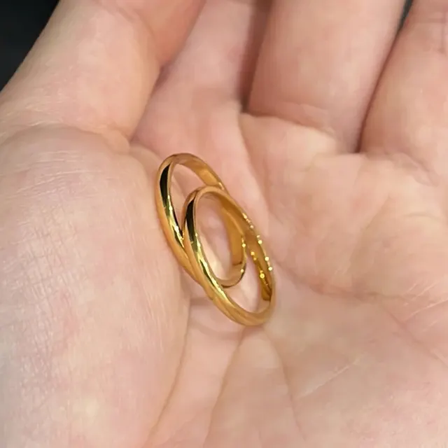 Goldfarbene Edelstahlringe für Paare 4