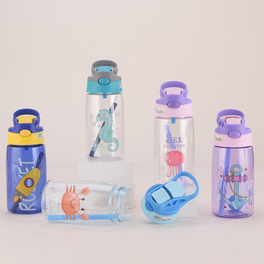 Kinder-Trinkflasche aus Kunststoff, mit Cartoon-Motiv 3