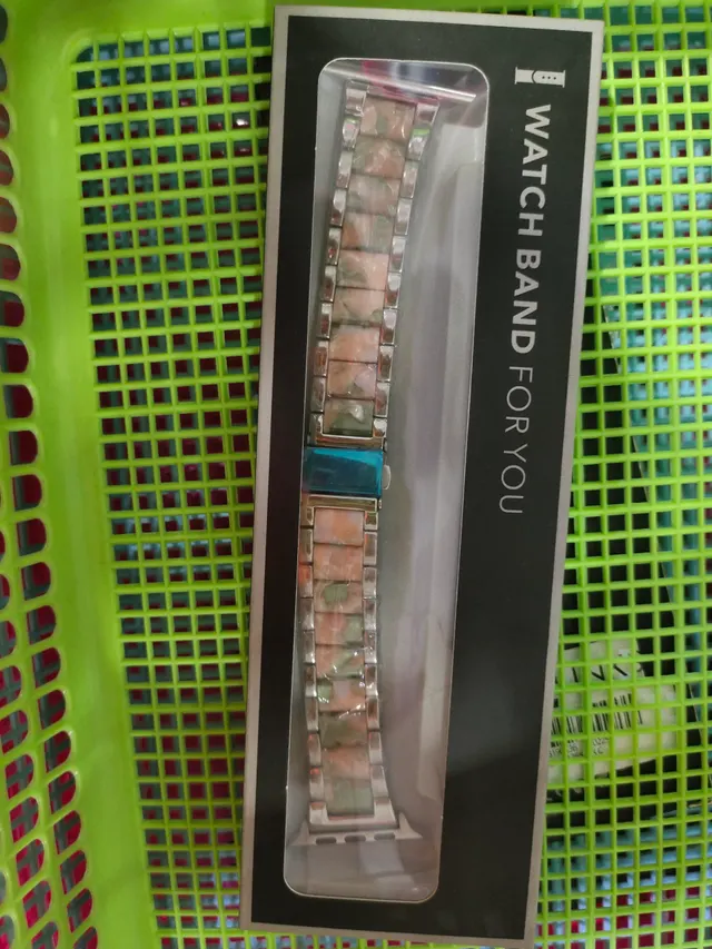 Armbanduhr mit Mesh-Armband 2