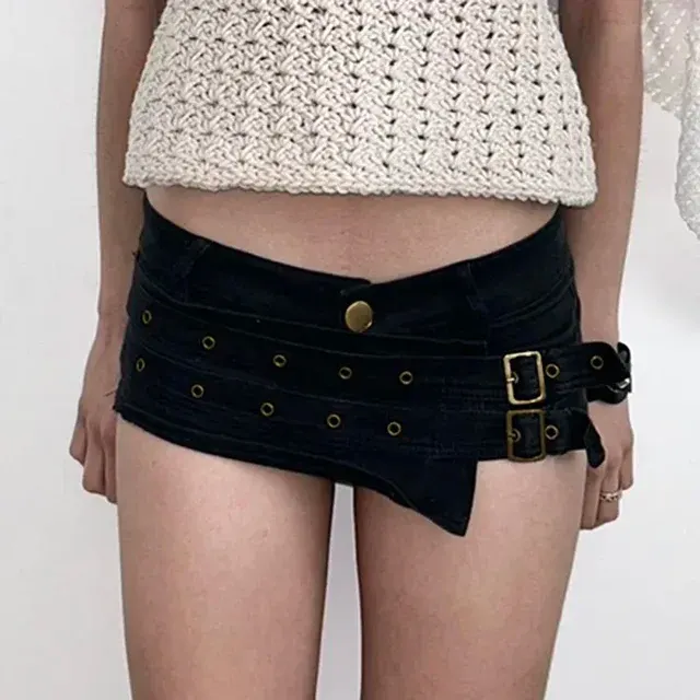Jeansshorts mit Nieten 4