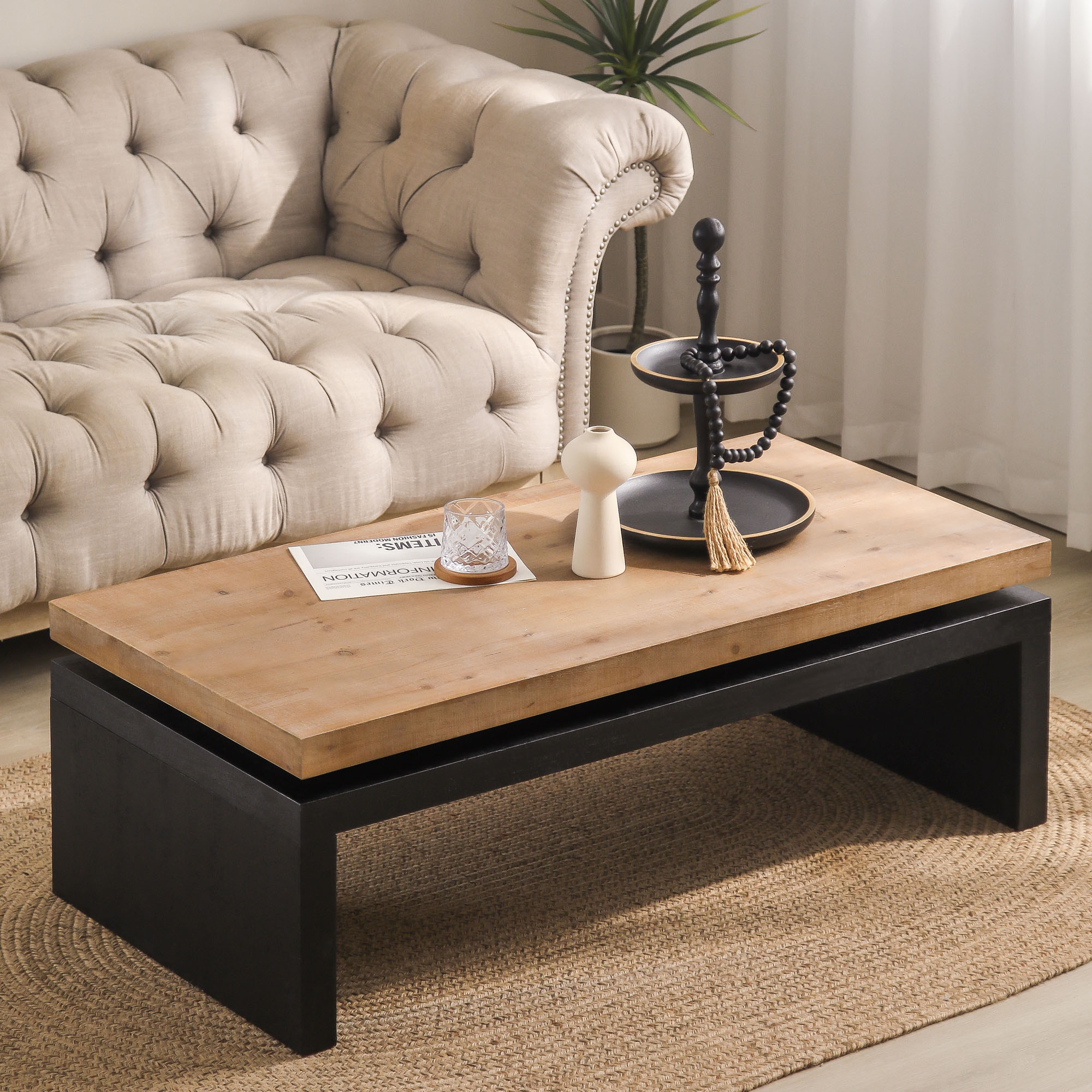 Zweifarbiger Industrial-Couchtisch mit schwebender Platte