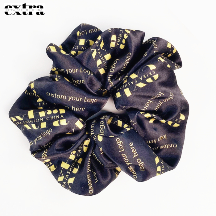 Bedruckte Satin-Scrunchies mit elastischem Haargummi