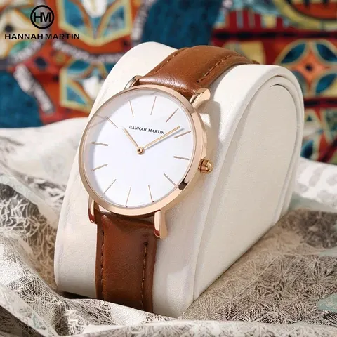 Damenuhr mit Lederarmband und japanischem Quarzwerk