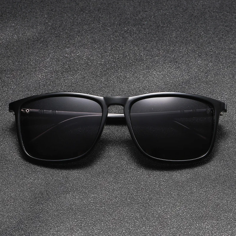 Großrahmige Sonnenbrille 4
