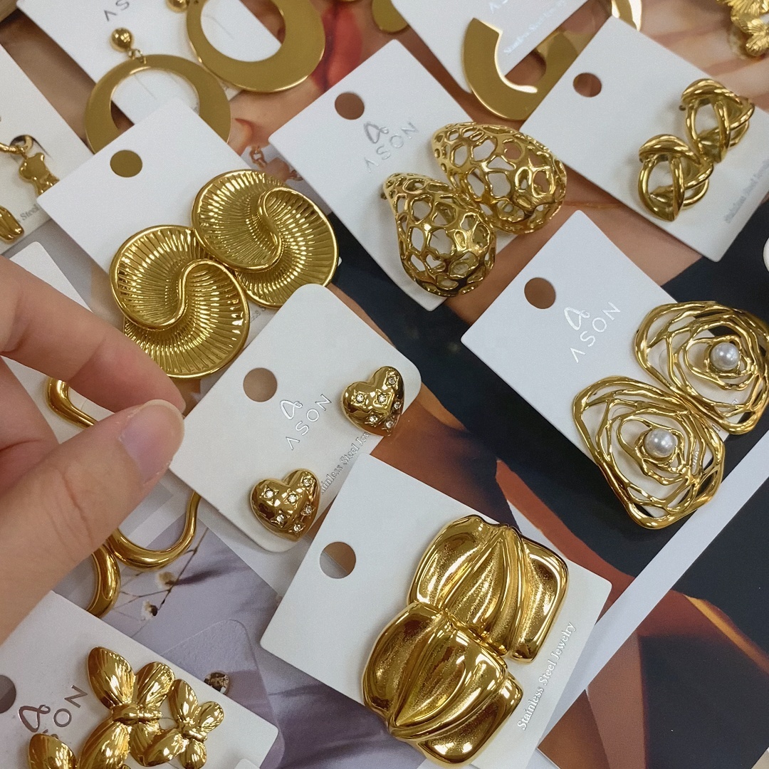 Hypoallergene Geometrische Ohrstecker 18K Gold